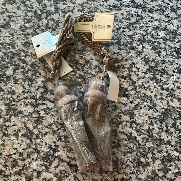 NWT Pair Decorative Curtain Tie Backs Bundle (2) 15” long 8” tassels - Picture 1 of 8